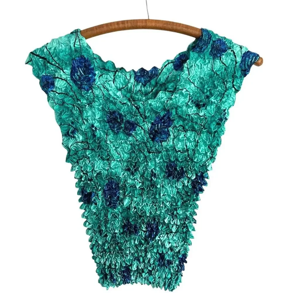 Blue and Teal Crinkled Floral Tank Top: 90s, Y2K